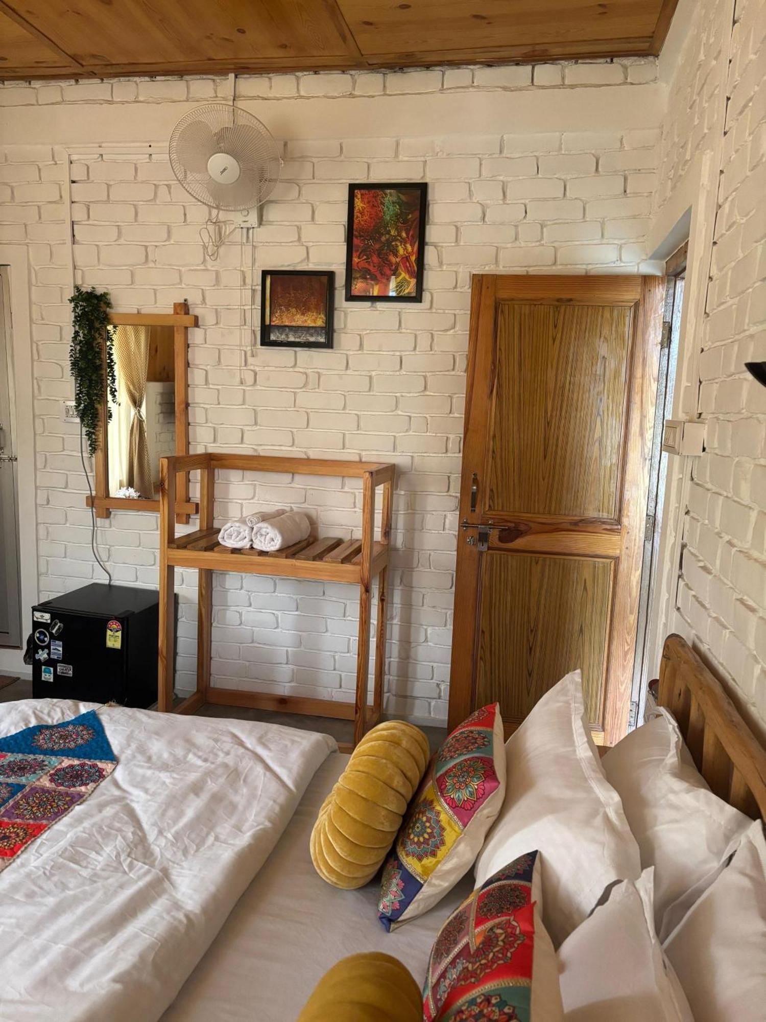 The Hood Hotel Bir  Ngoại thất bức ảnh