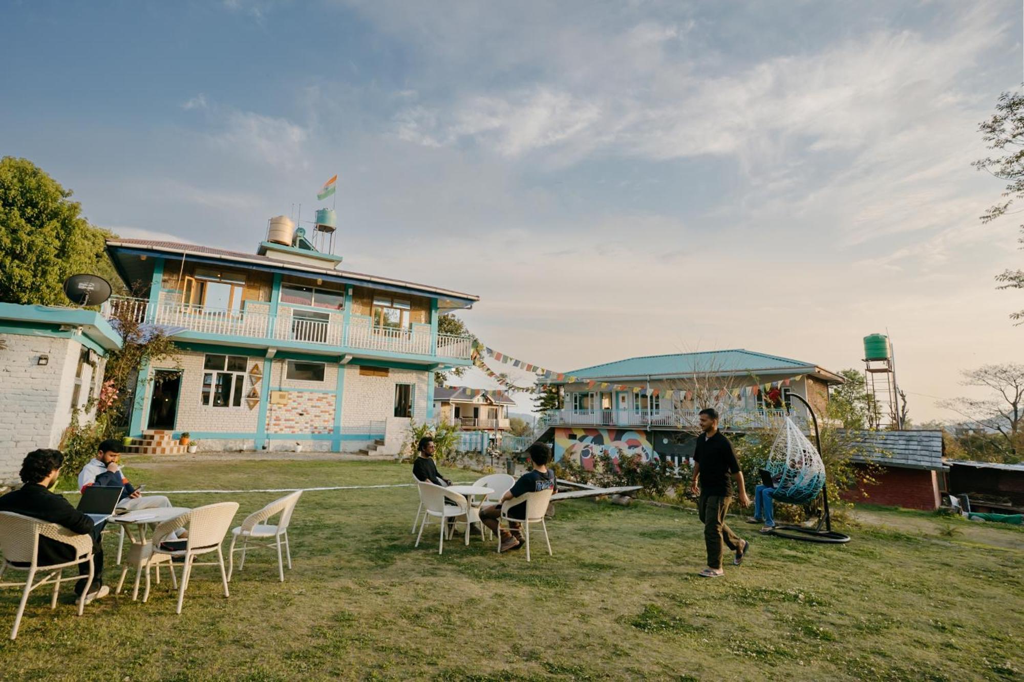 The Hood Hotel Bir  Ngoại thất bức ảnh